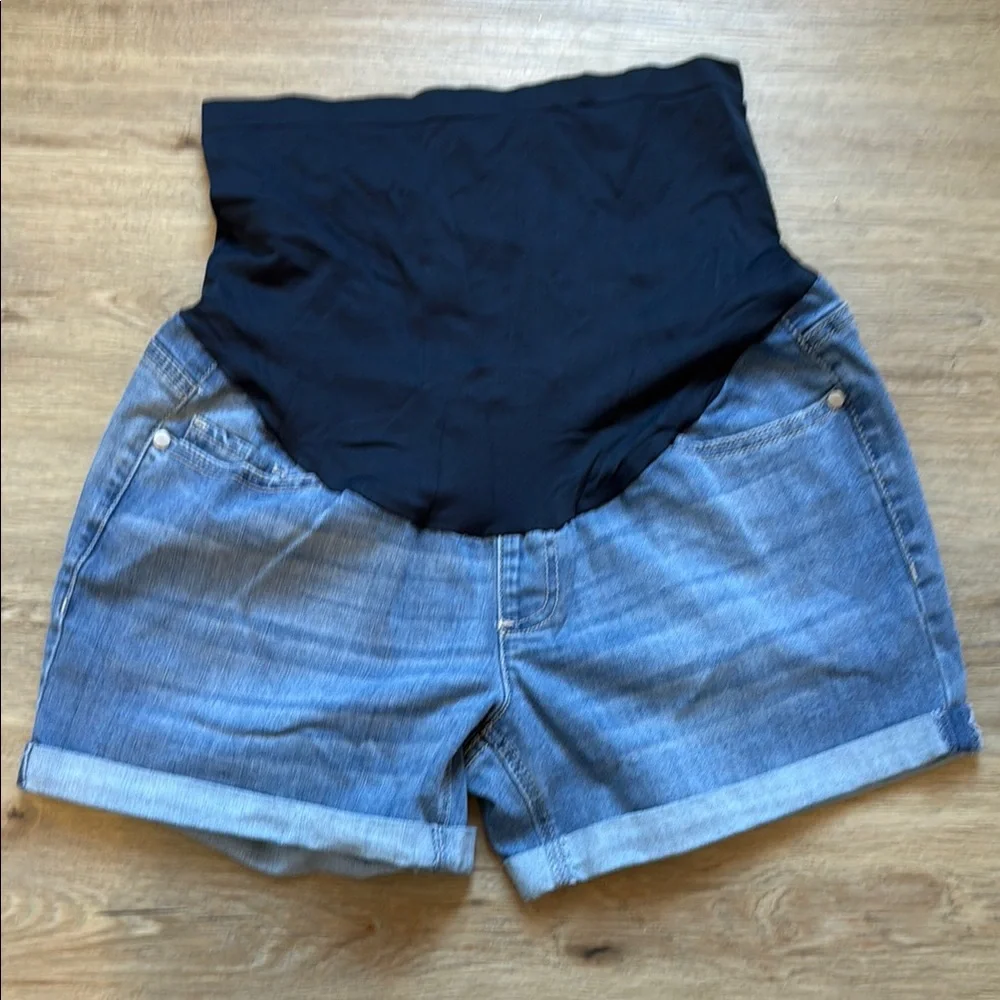 Time & Tru Women's Maternity Blue Jean Shorts Size S (4-6) NWOT